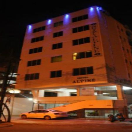 Hotel Alpine Pune Esterno foto