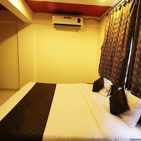 Hotel Alpine Pune Esterno foto