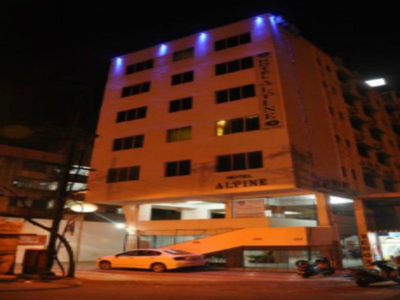 Hotel Alpine Pune Esterno foto