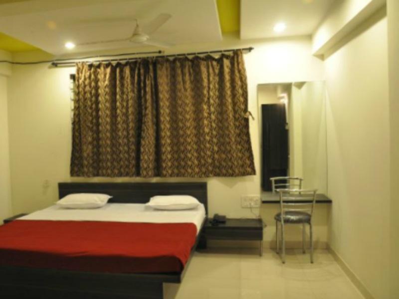 Hotel Alpine Pune Esterno foto